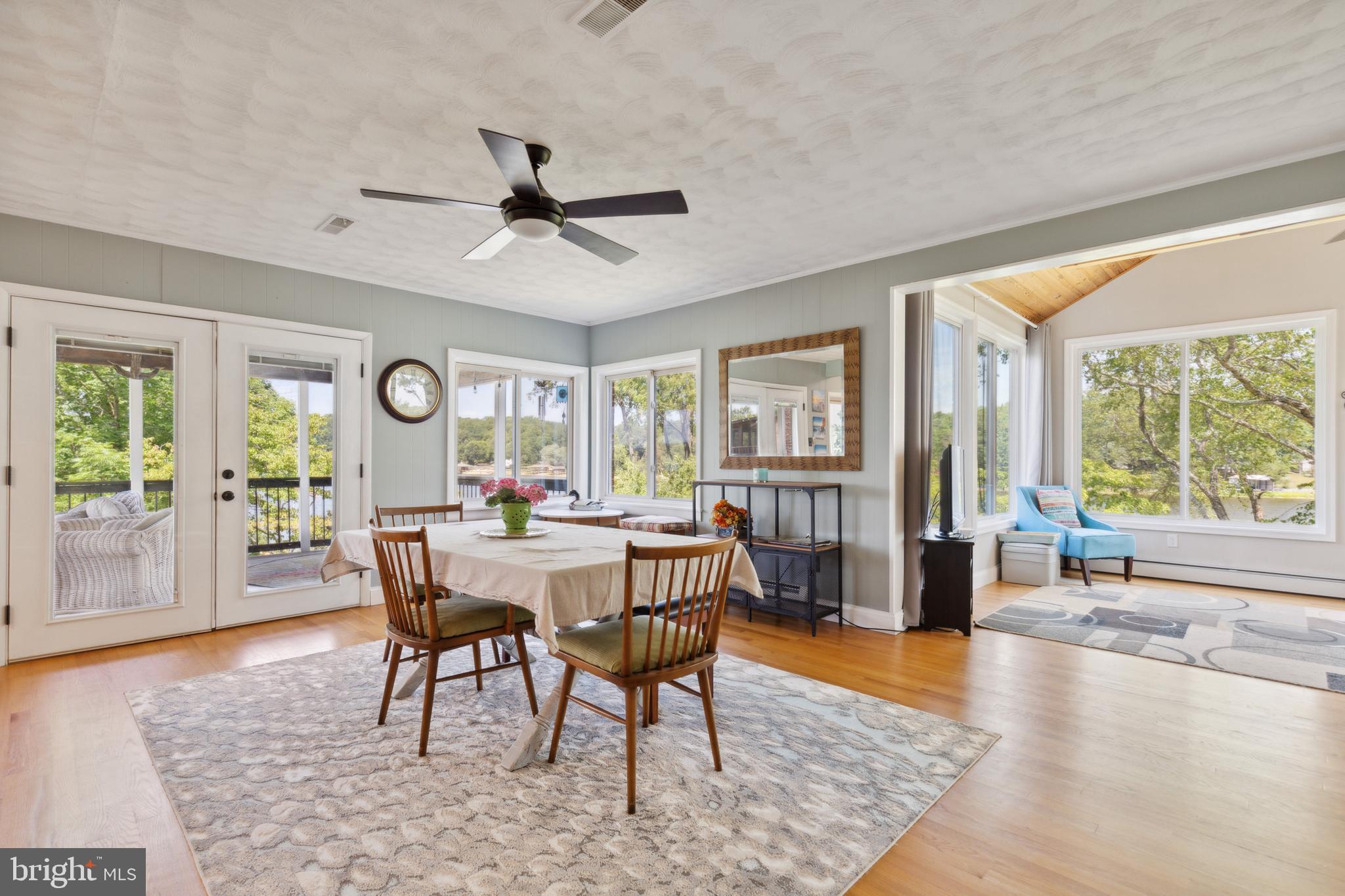 285 LAKEVIEW CIRCLE