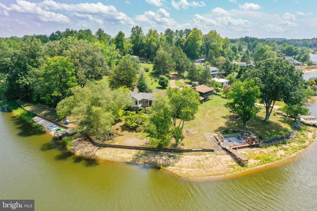 285 LAKEVIEW CIRCLE