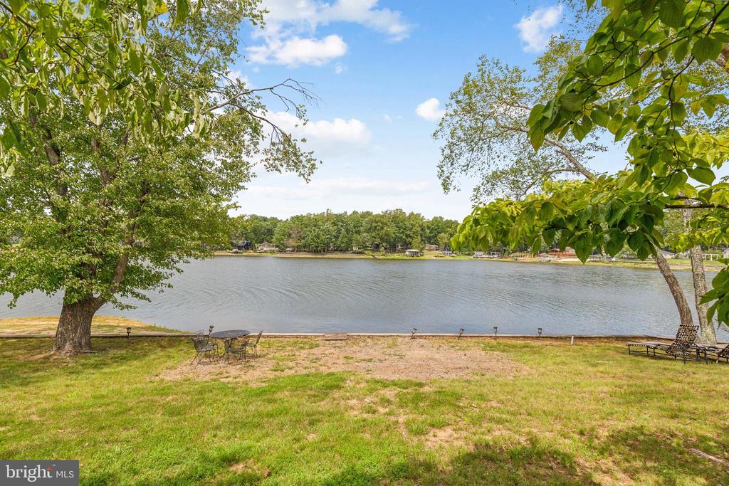 285 LAKEVIEW CIRCLE