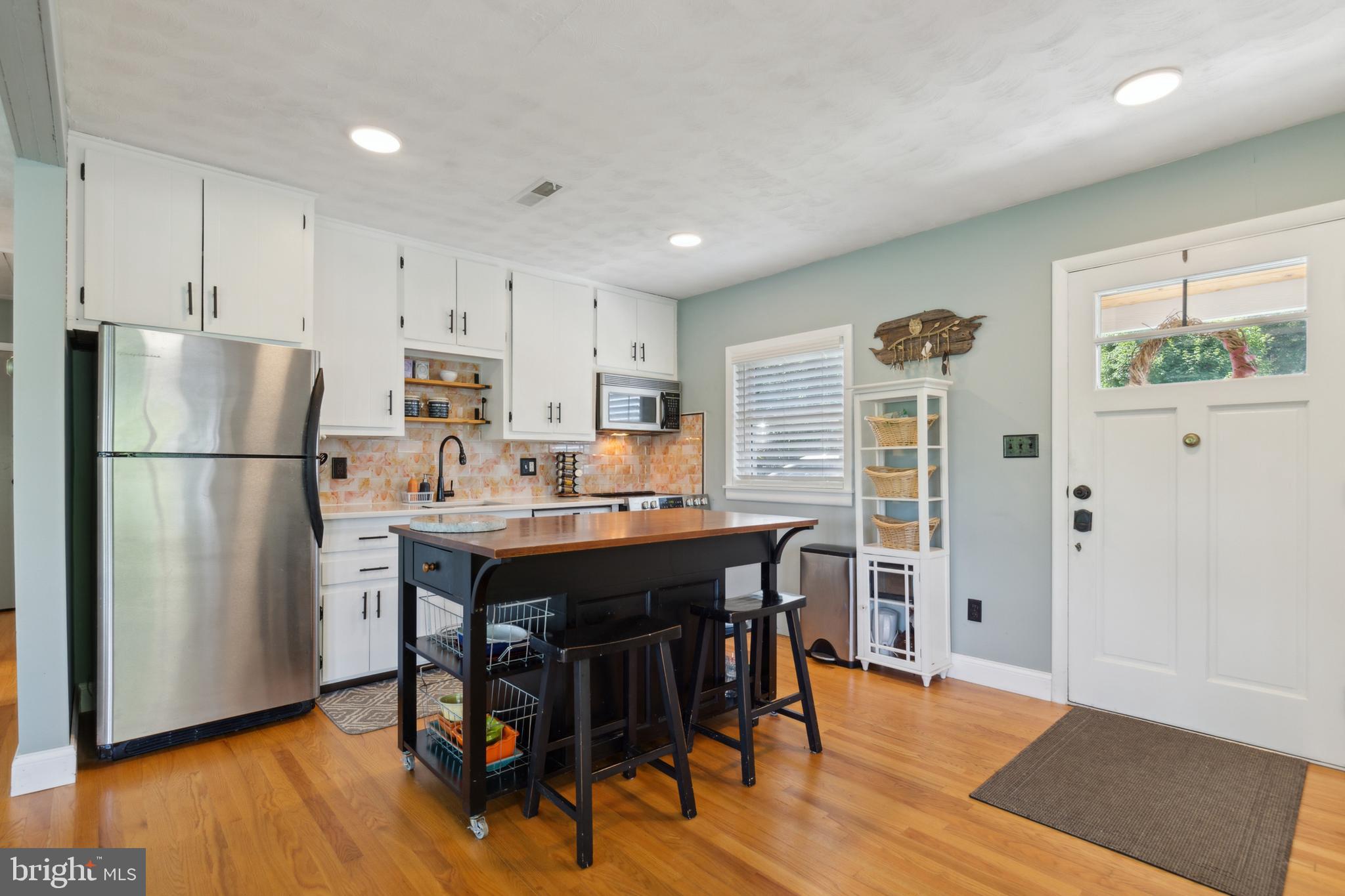 285 LAKEVIEW CIRCLE