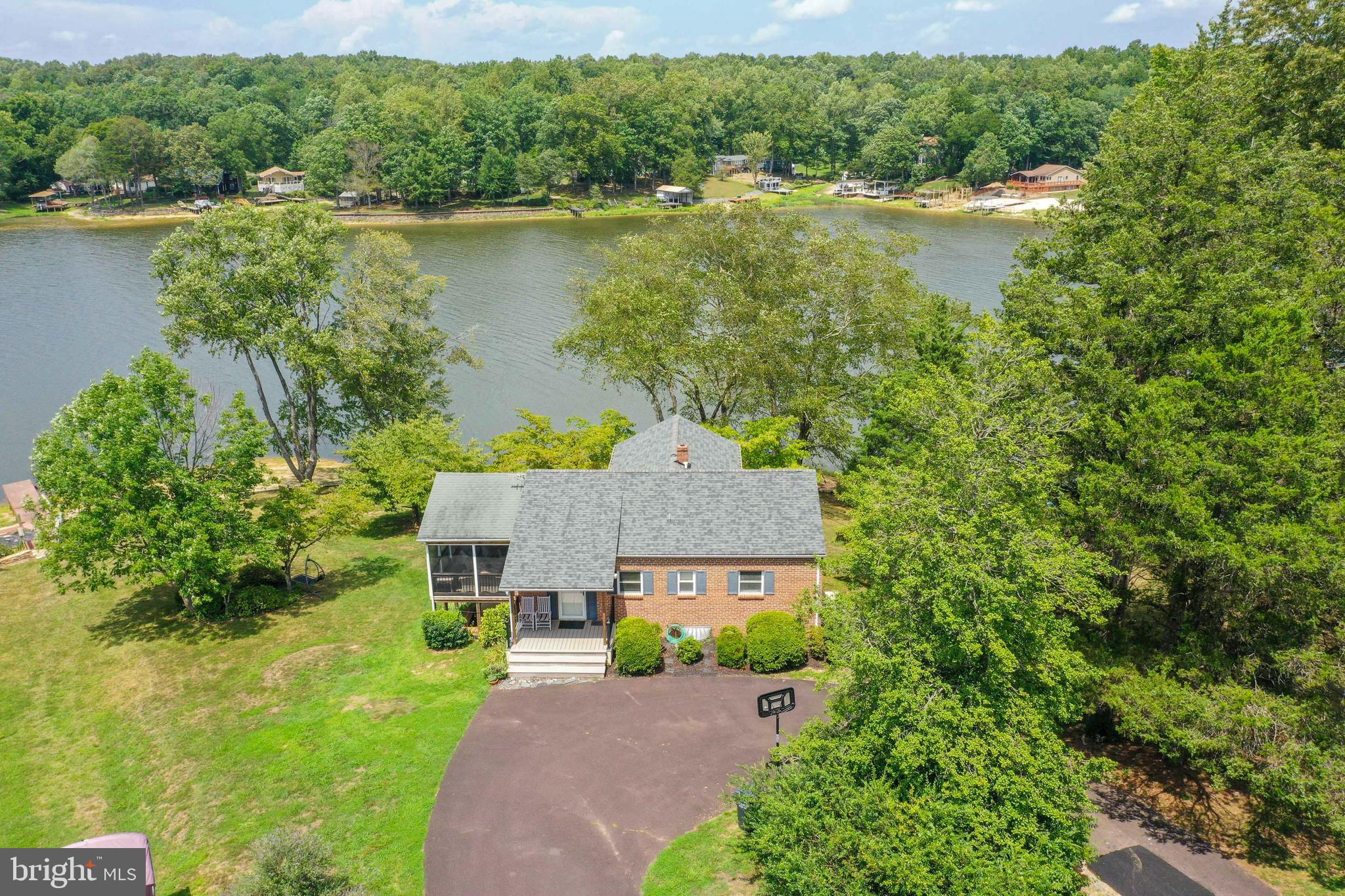 285 LAKEVIEW CIRCLE