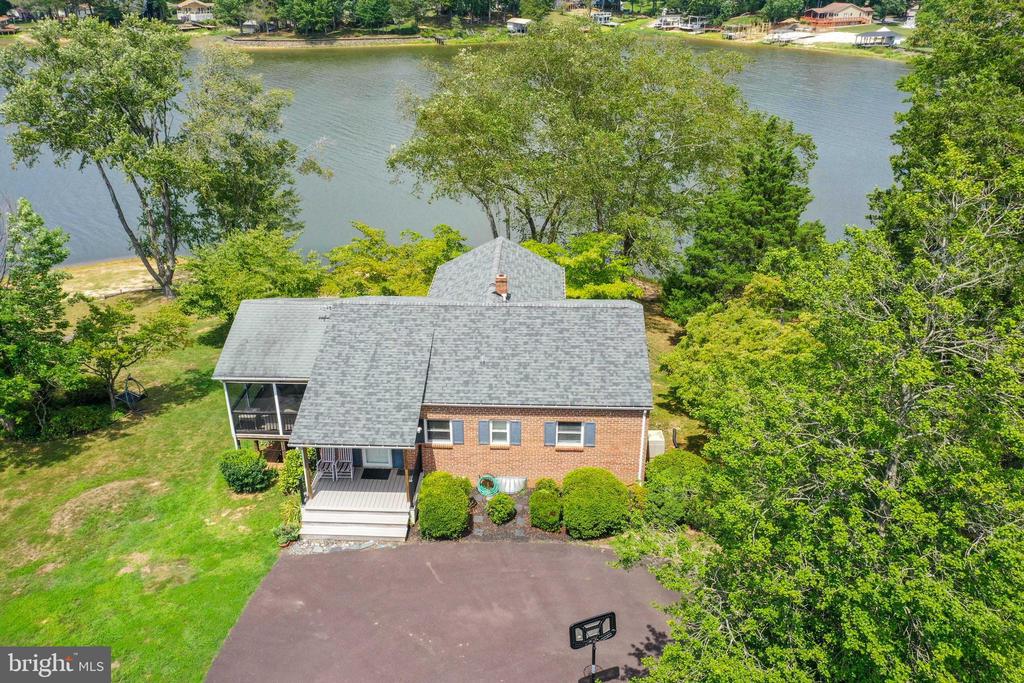 285 LAKEVIEW CIRCLE