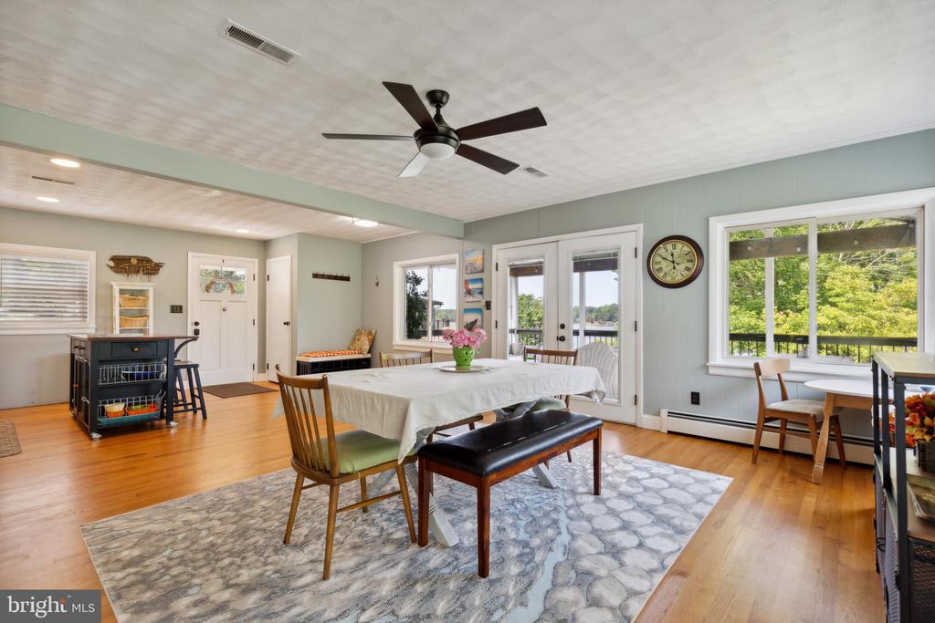 285 LAKEVIEW CIRCLE