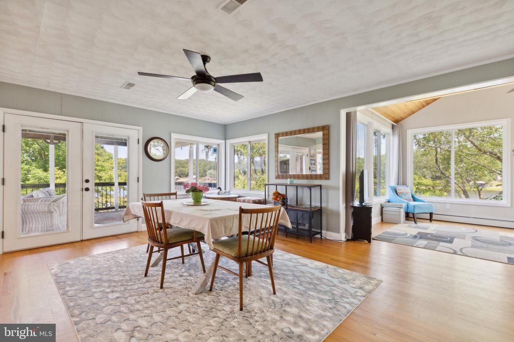 285 LAKEVIEW CIRCLE