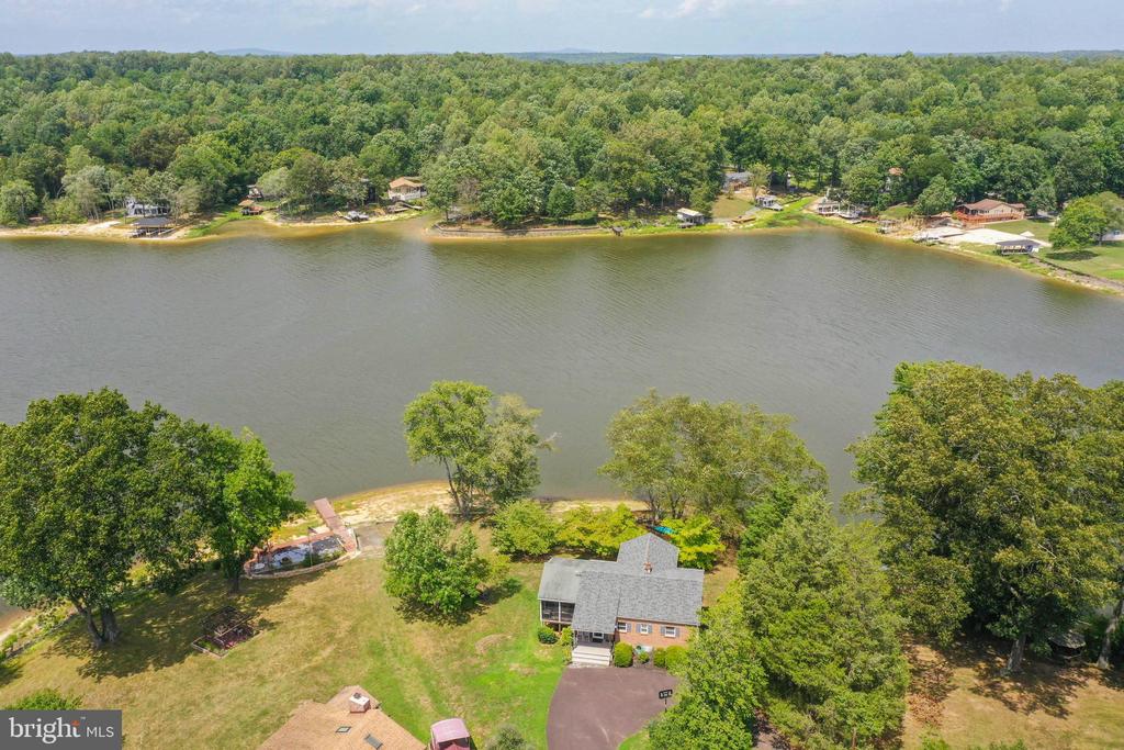 285 LAKEVIEW CIRCLE