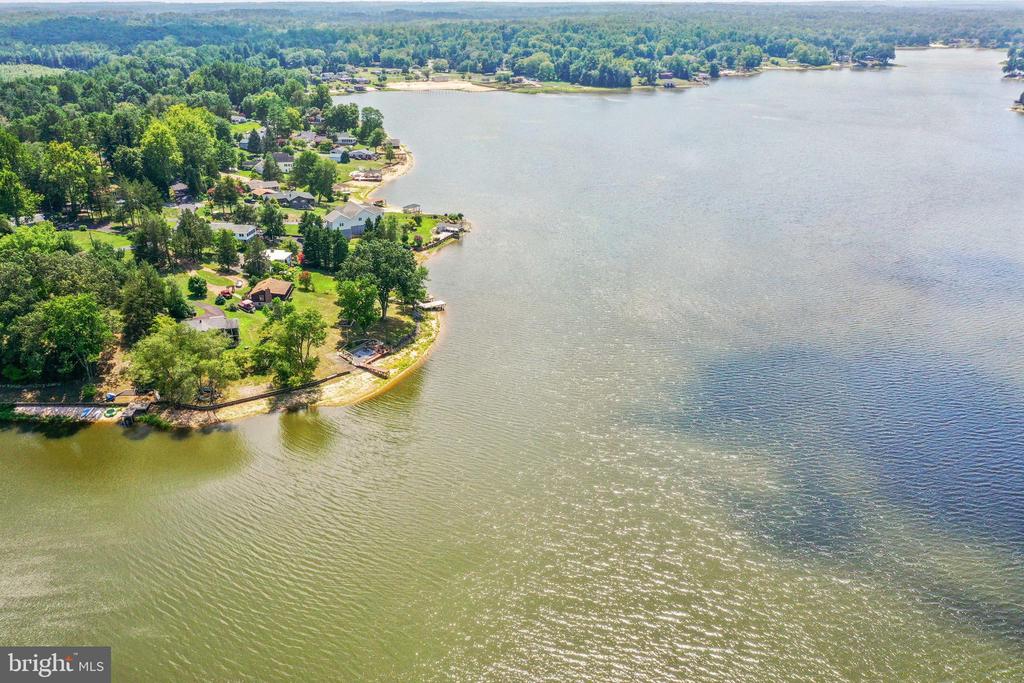 285 LAKEVIEW CIRCLE