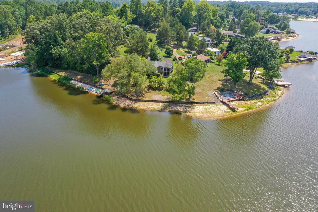 285 LAKEVIEW CIRCLE