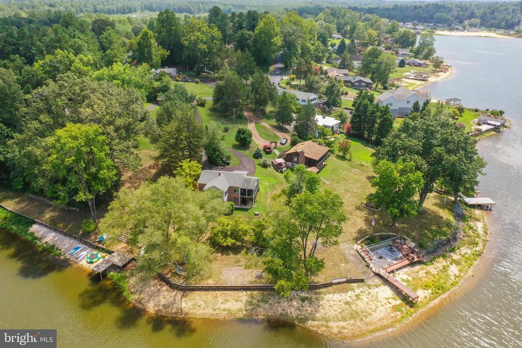 285 LAKEVIEW CIRCLE