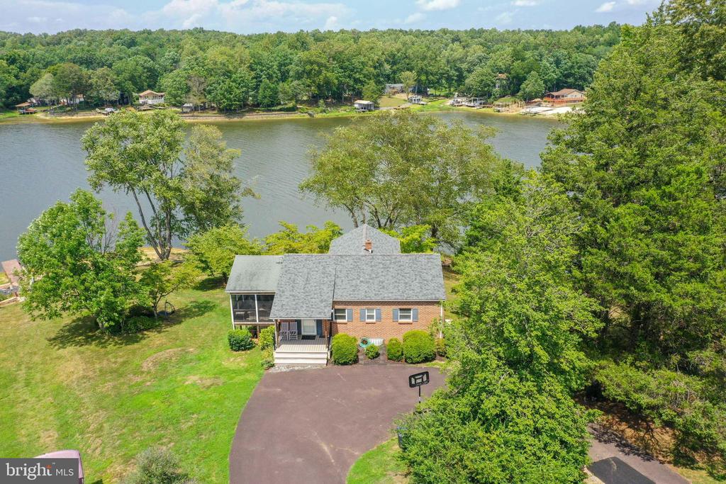 285 LAKEVIEW CIRCLE