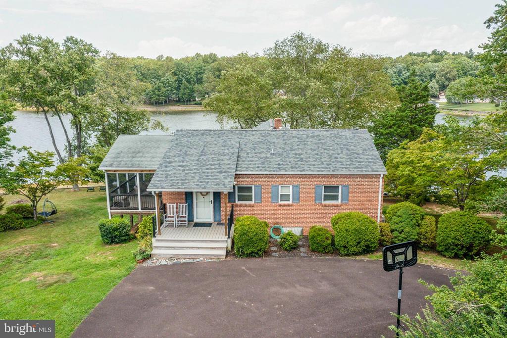 285 LAKEVIEW CIRCLE