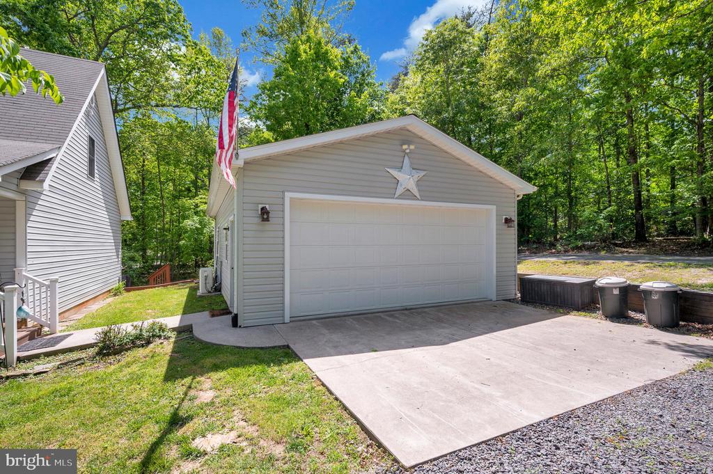 78 FOREST LANE