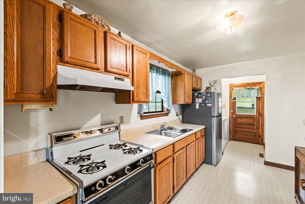 1211 MT AIRY ROAD