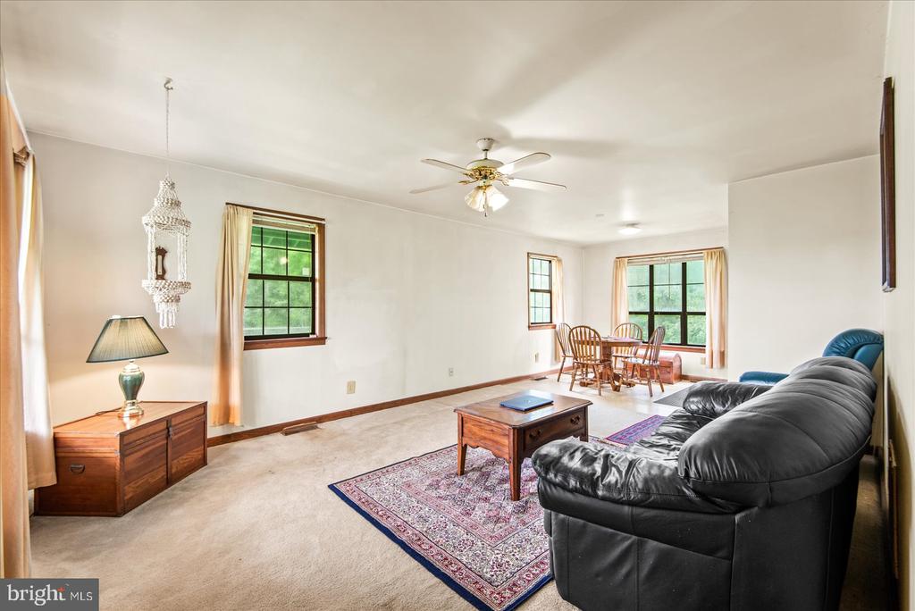 1211 MT AIRY ROAD