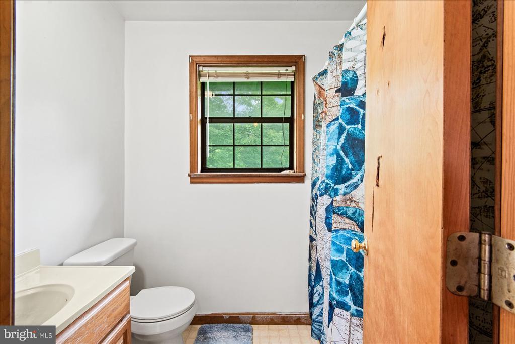 1211 MT AIRY ROAD