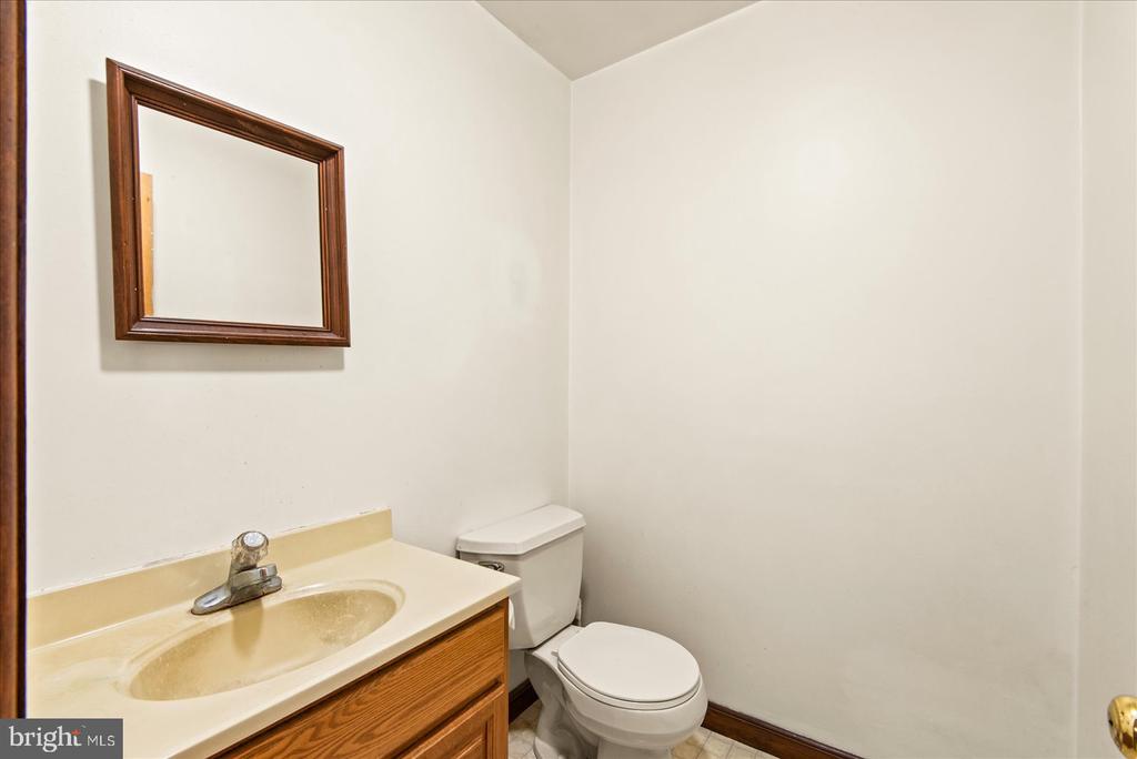 1211 MT AIRY ROAD