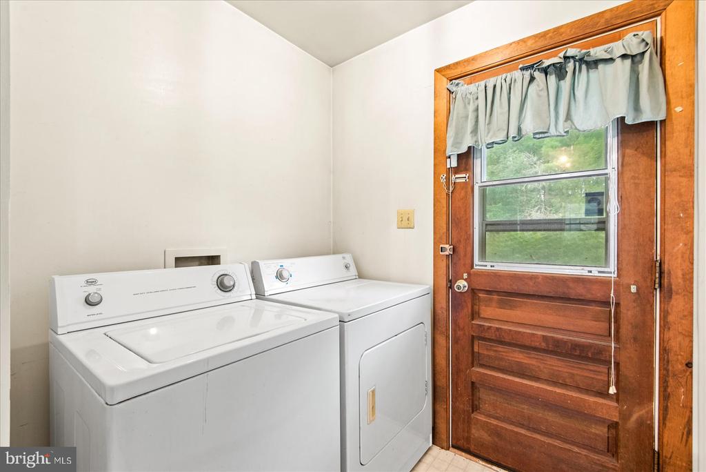 1211 MT AIRY ROAD