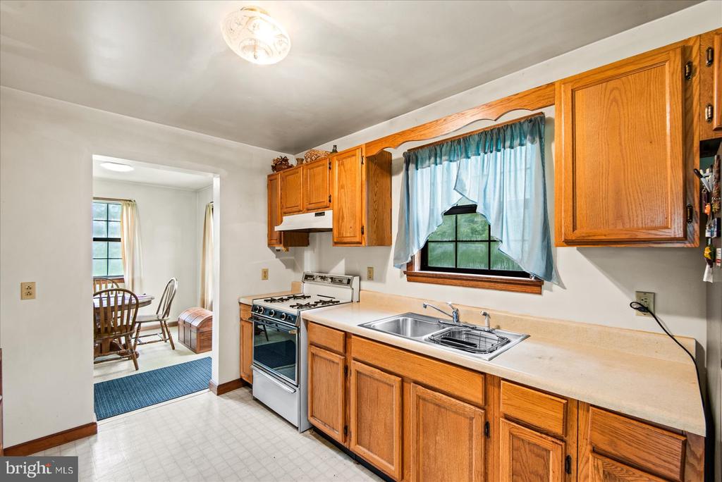 1211 MT AIRY ROAD