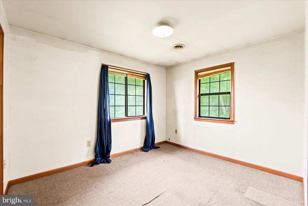 1211 MT AIRY ROAD