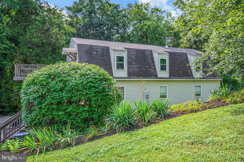 446 BAILEY DRIVE