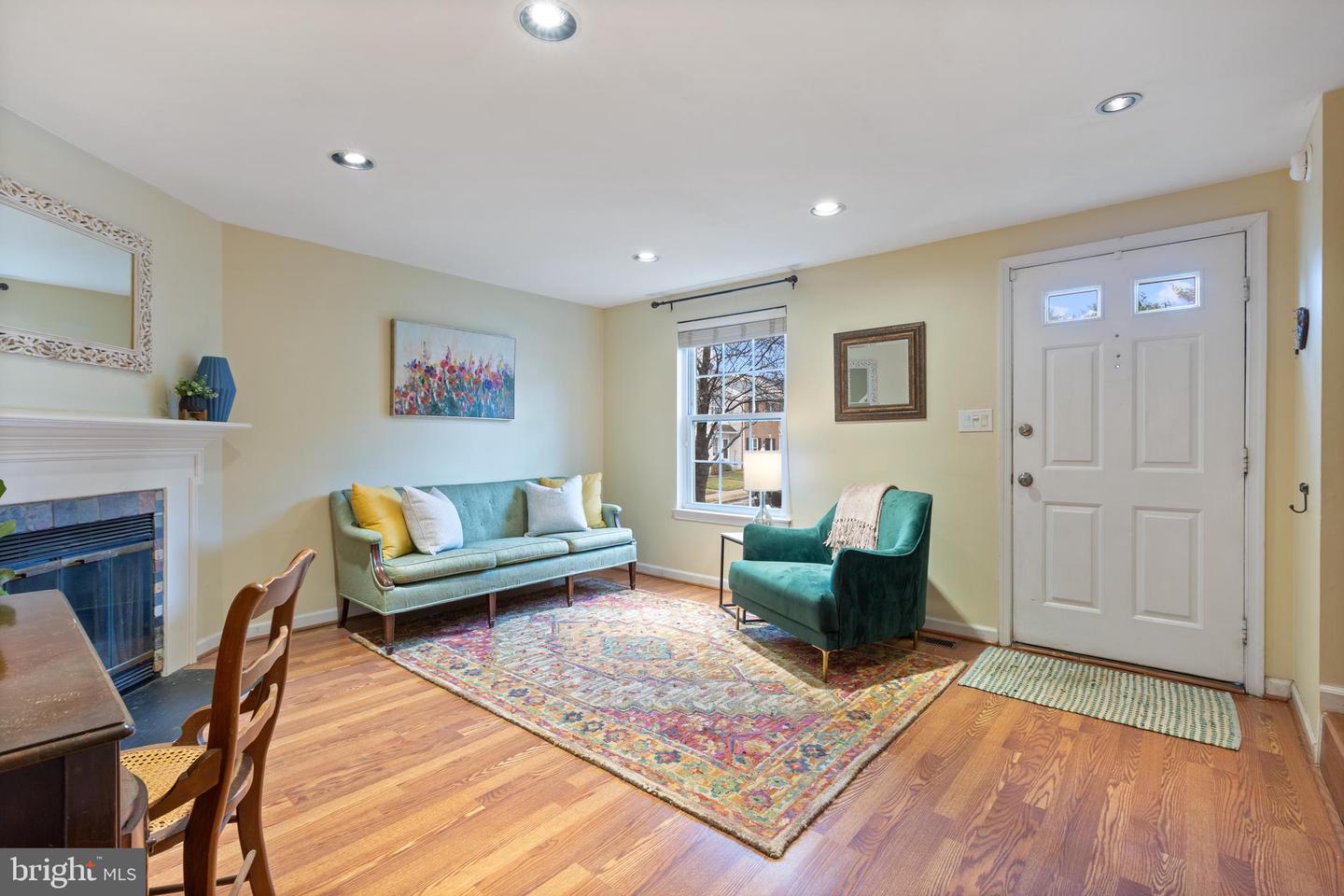 57 Benton COURT