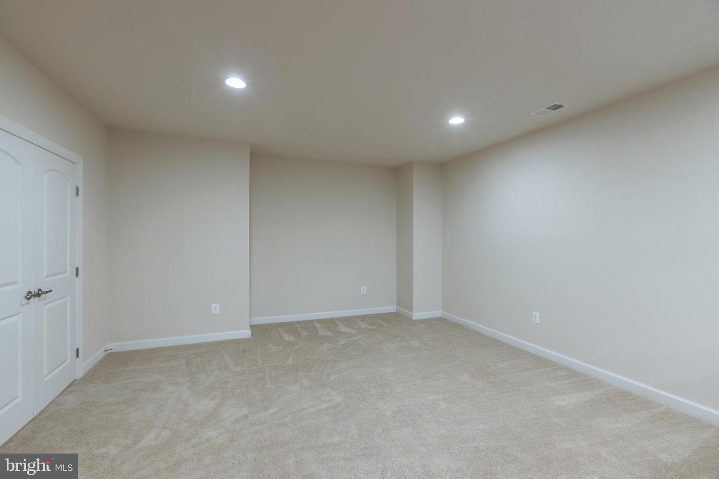 24916 Earlsford DRIVE