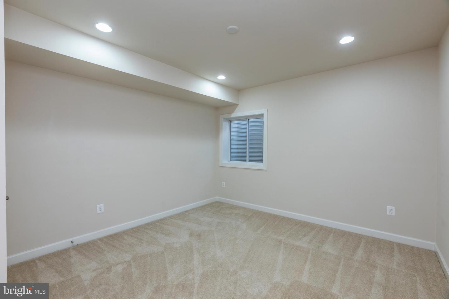 24916 Earlsford DRIVE