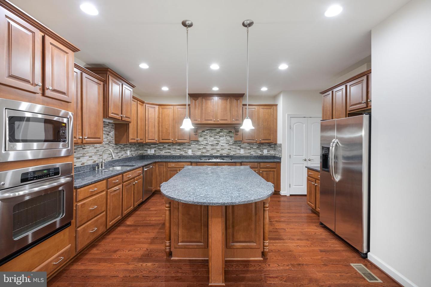 24916 Earlsford DRIVE