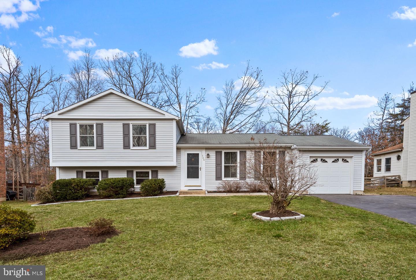 106 Almond COURT