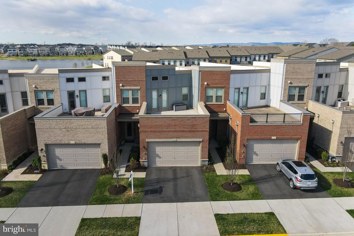 42811 Cumulus TERRACE