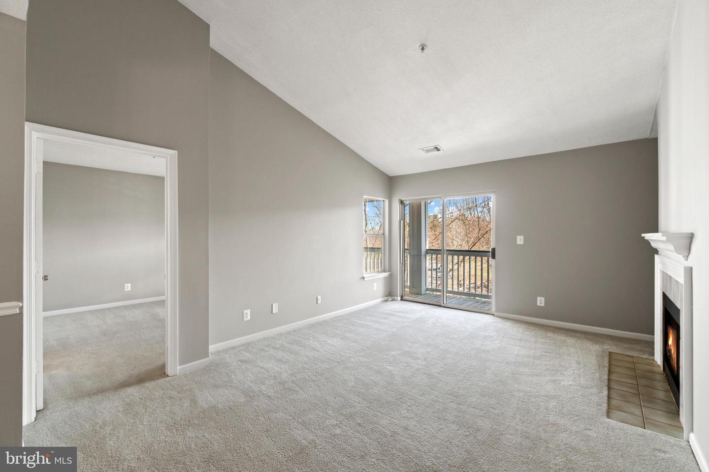 20320 Beechwood TERRACE Unit: 301