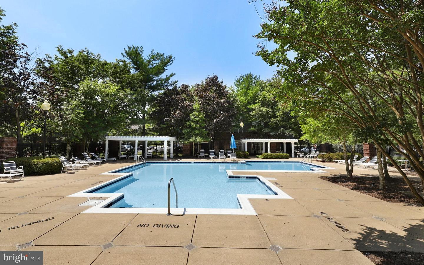 20320 Beechwood TERRACE Unit: 301