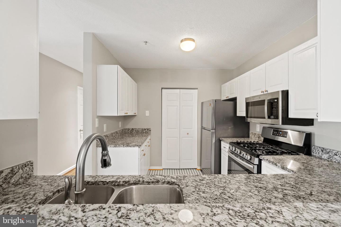 20320 Beechwood TERRACE Unit: 301