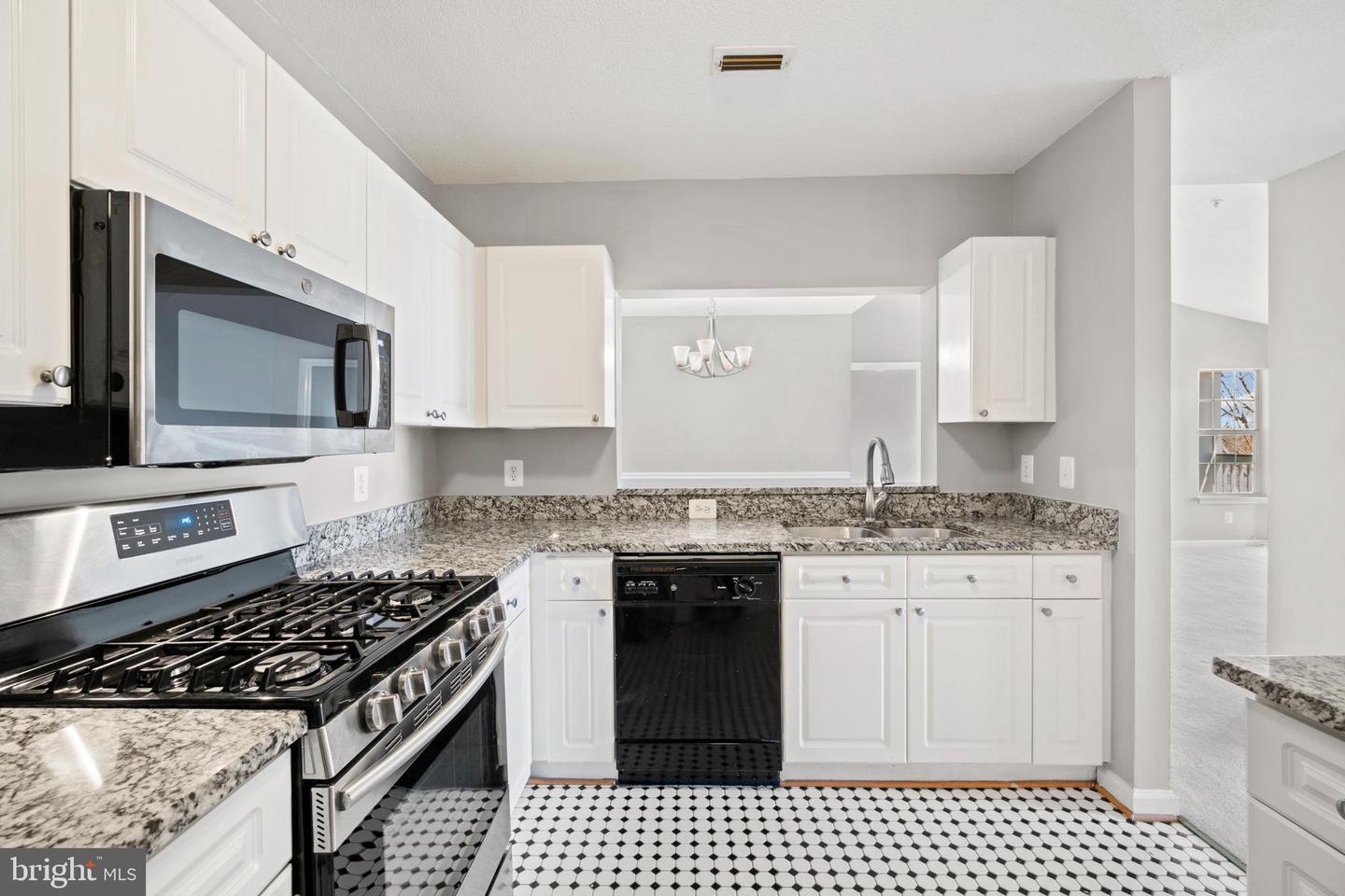 20320 Beechwood TERRACE Unit: 301