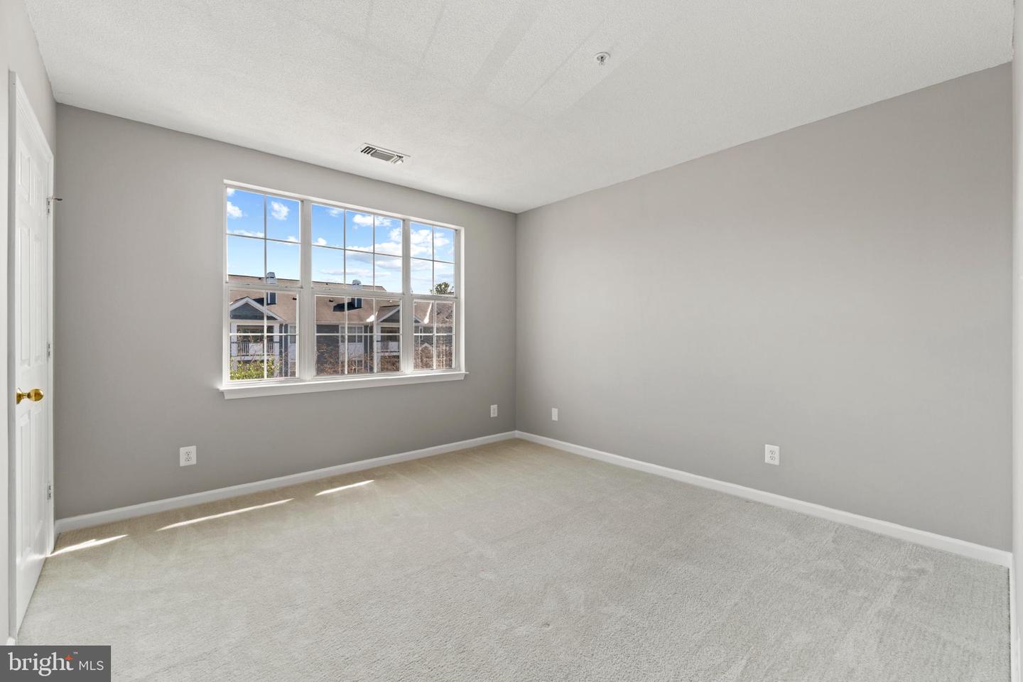20320 Beechwood TERRACE Unit: 301