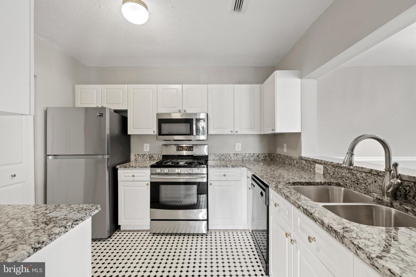 20320 Beechwood TERRACE Unit: 301