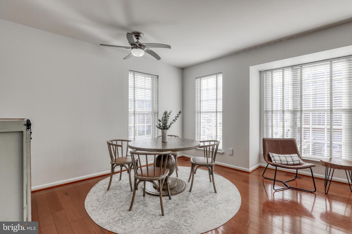 43650 Lees Mill SQUARE