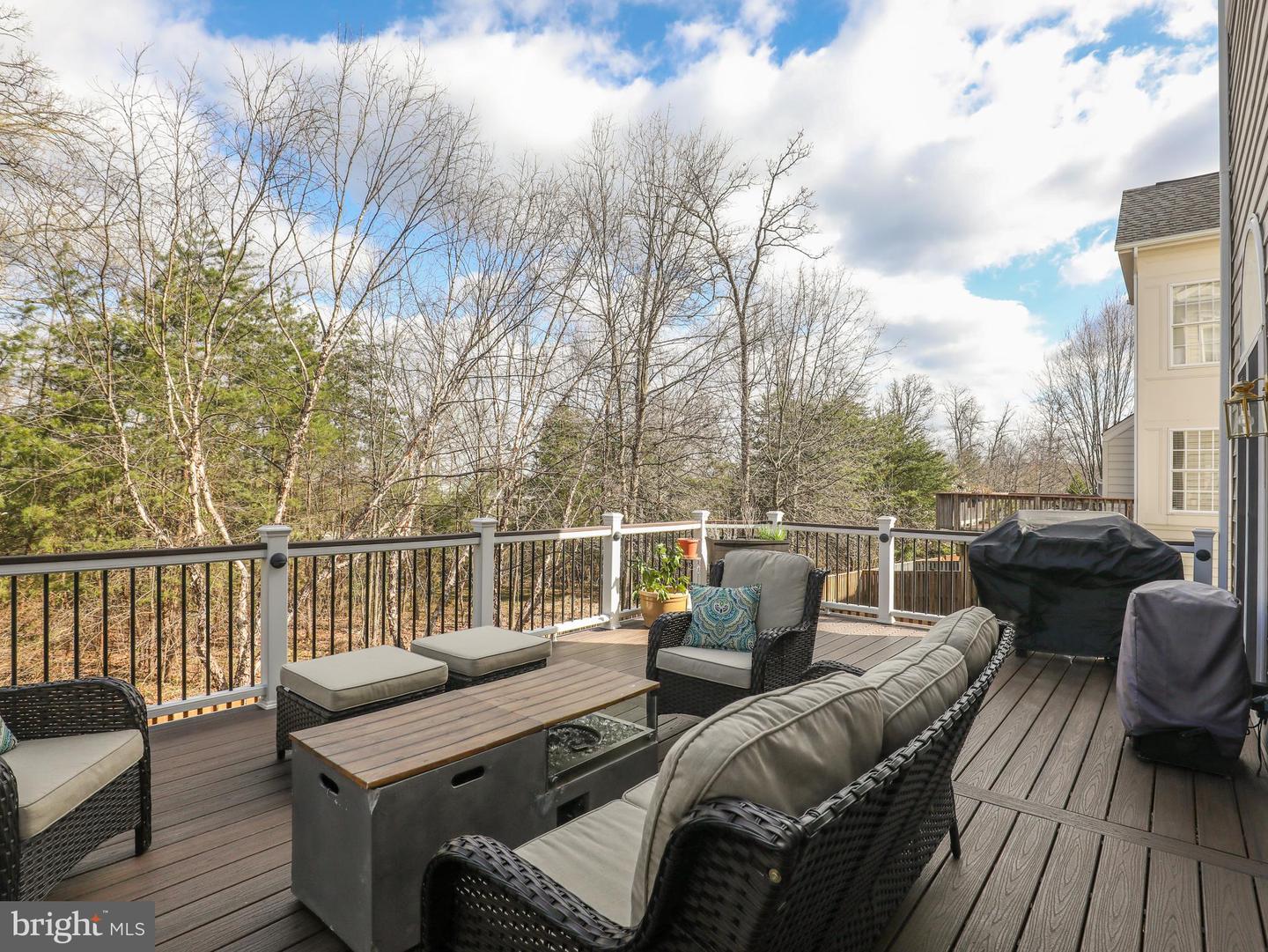 43650 Lees Mill SQUARE
