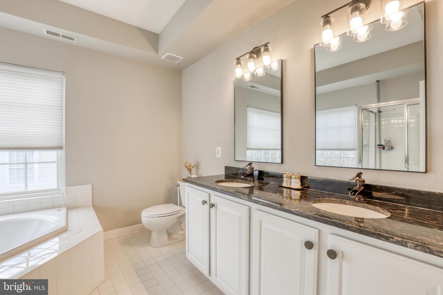 43650 Lees Mill SQUARE