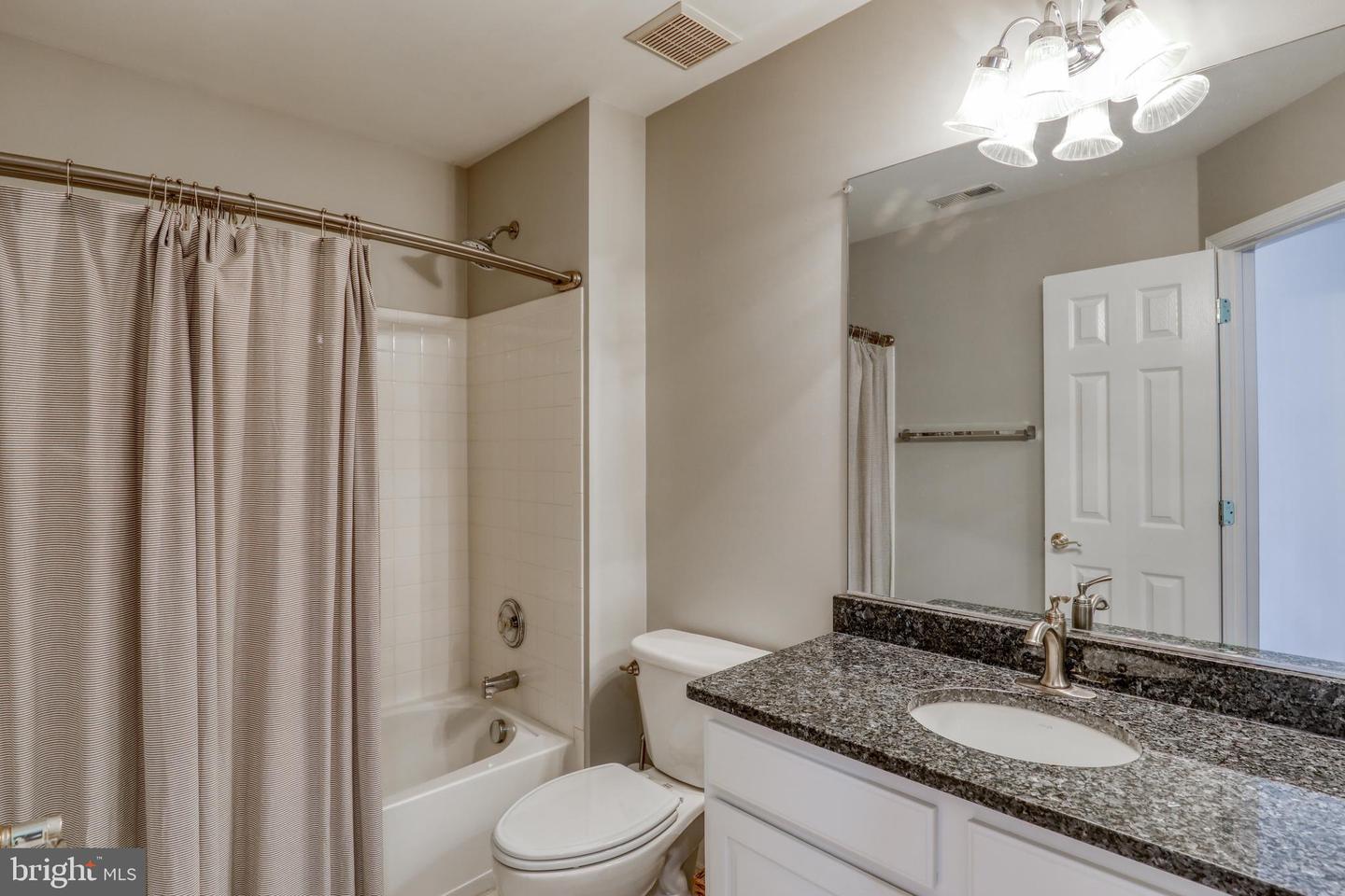 43650 Lees Mill SQUARE
