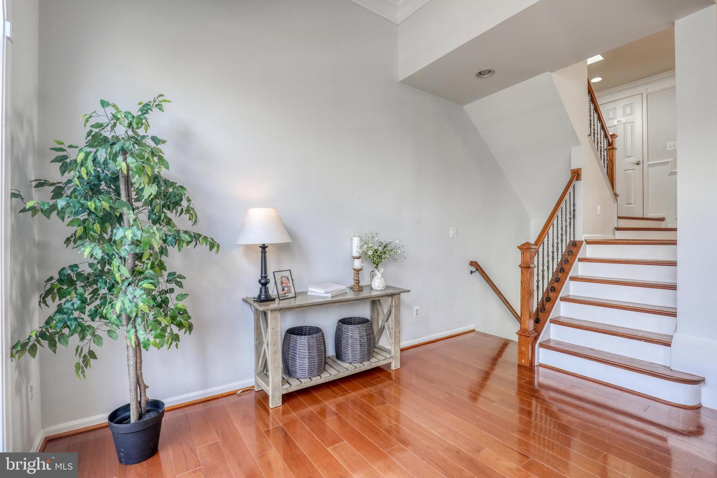 43650 Lees Mill SQUARE