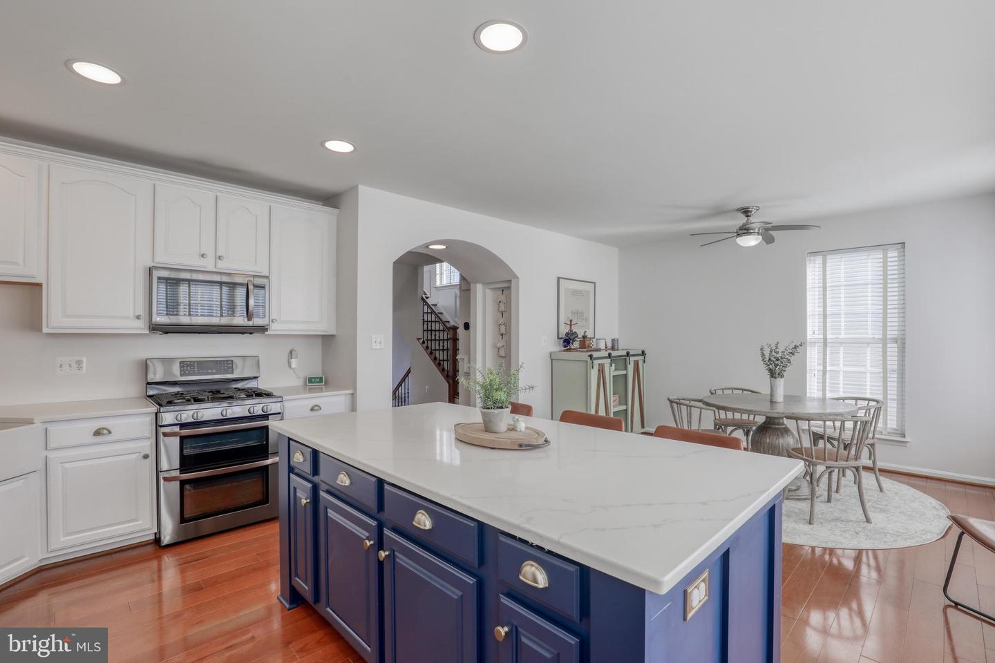 43650 Lees Mill SQUARE