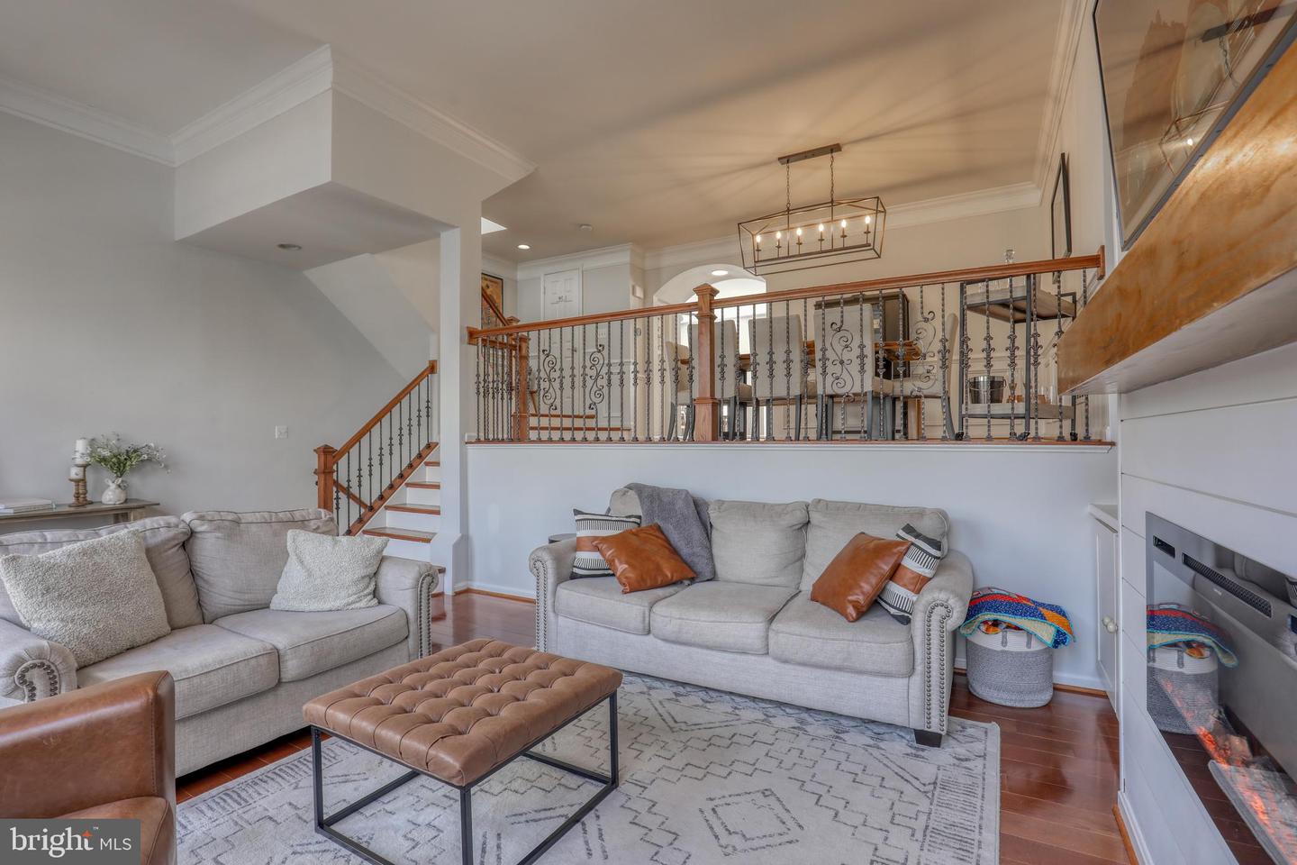 43650 Lees Mill SQUARE