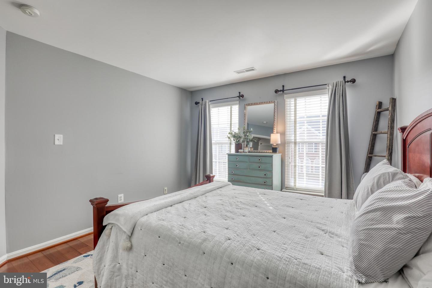 43650 Lees Mill SQUARE
