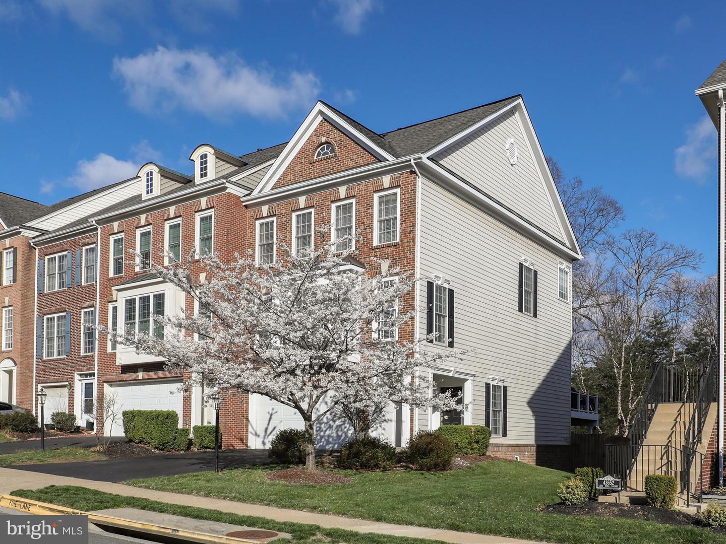 43650 Lees Mill SQUARE
