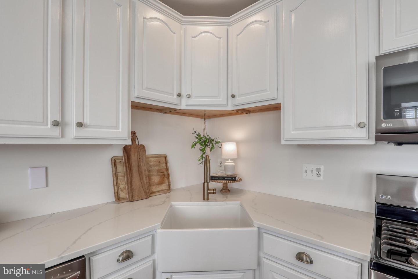 43650 Lees Mill SQUARE