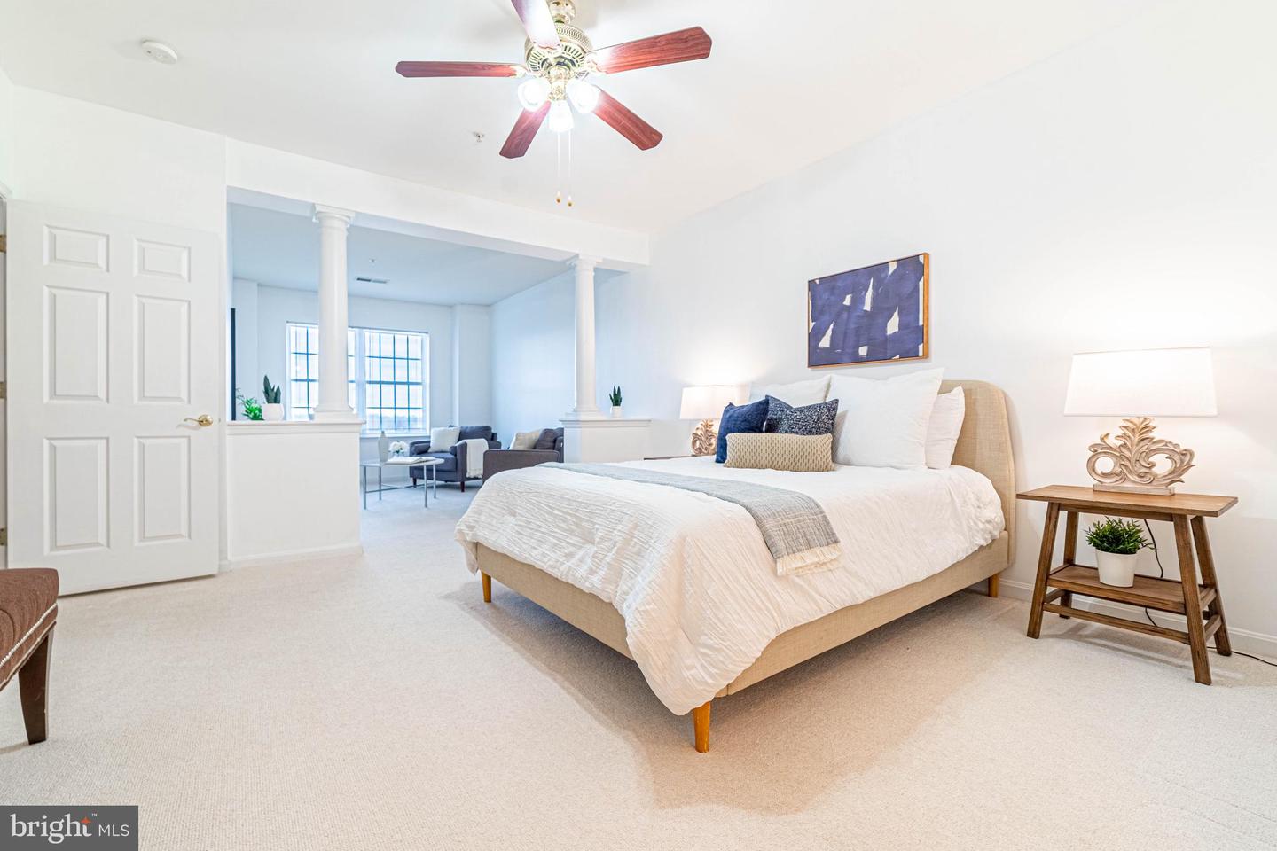 20751 Royal Palace SQUARE Unit: 425
