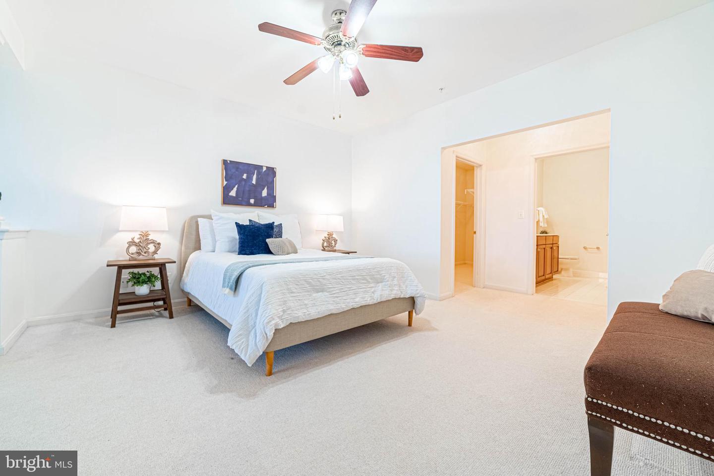 20751 Royal Palace SQUARE Unit: 425
