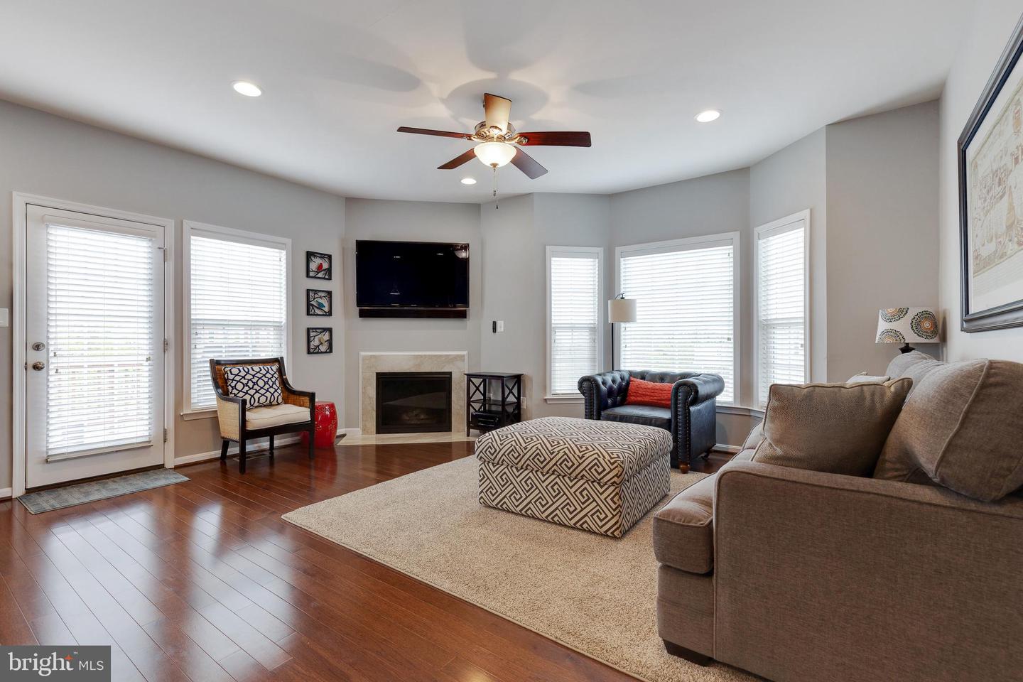 25126 Sweet Myrtle SQUARE