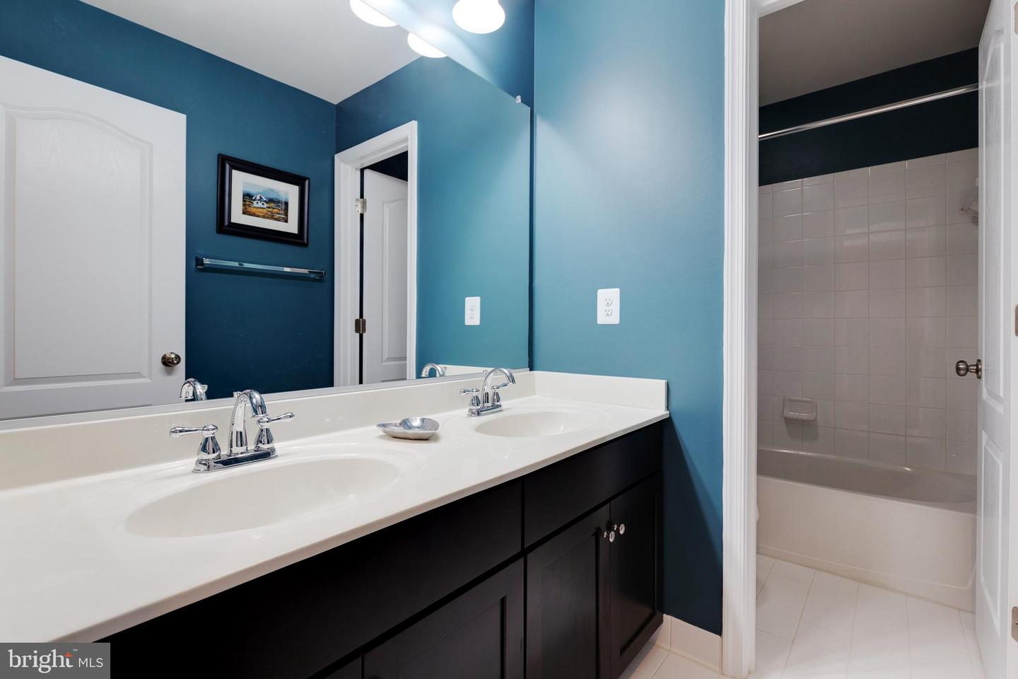 25126 Sweet Myrtle SQUARE