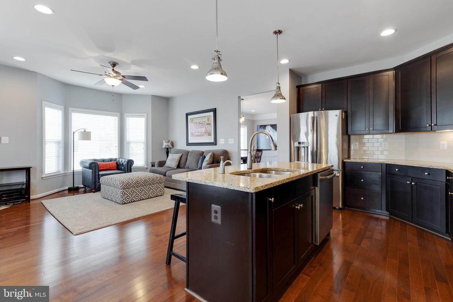25126 Sweet Myrtle SQUARE